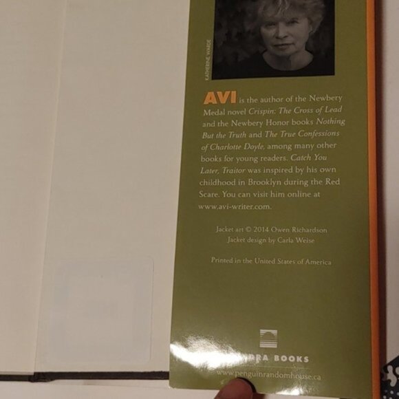 3/$13 Catch you later, Traitor Kids novel by Avi 2015 hardcover children… - Picture 8 of 8